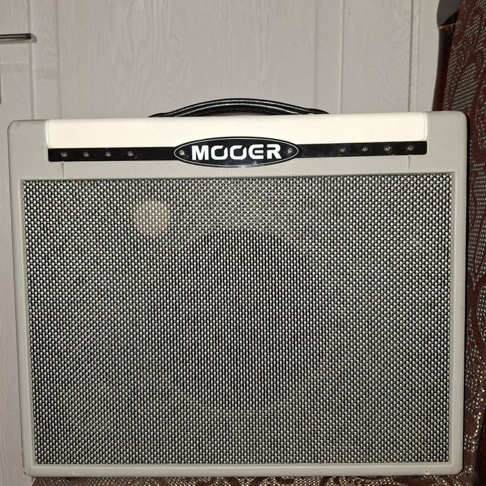 Комбоусилитель Mooer SD30 (30 Ватт) c процессором и лупером

​Цена: 3