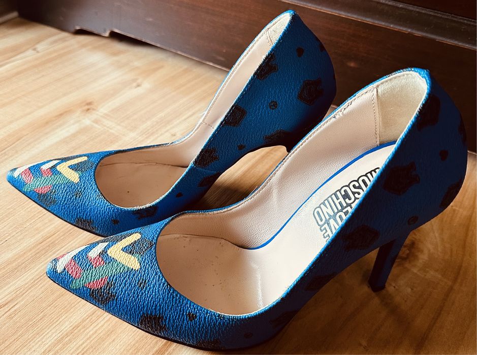 Pantofi stiletto Love Moschino