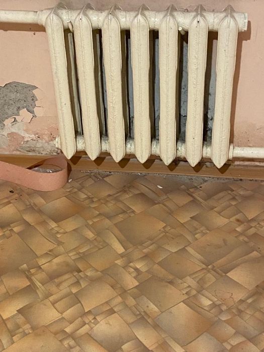 Продаётся чугунный радиатор на 9 секций