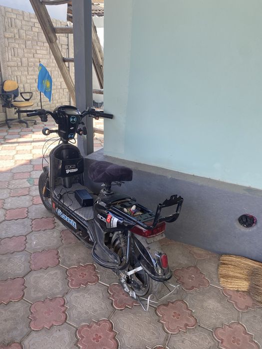 Продам электро скутер Sk8