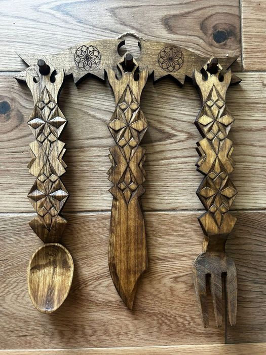 Linguri sculptate traditionale/rustice