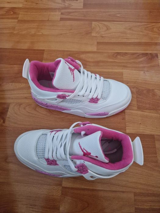 Adidași Jordan Retro patru