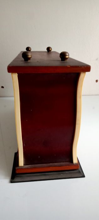 Продам настольные часы