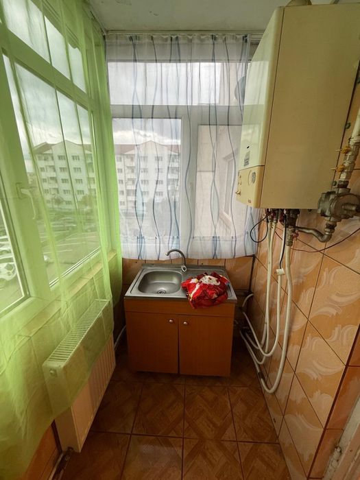 Vand apartament doua camere decomandat