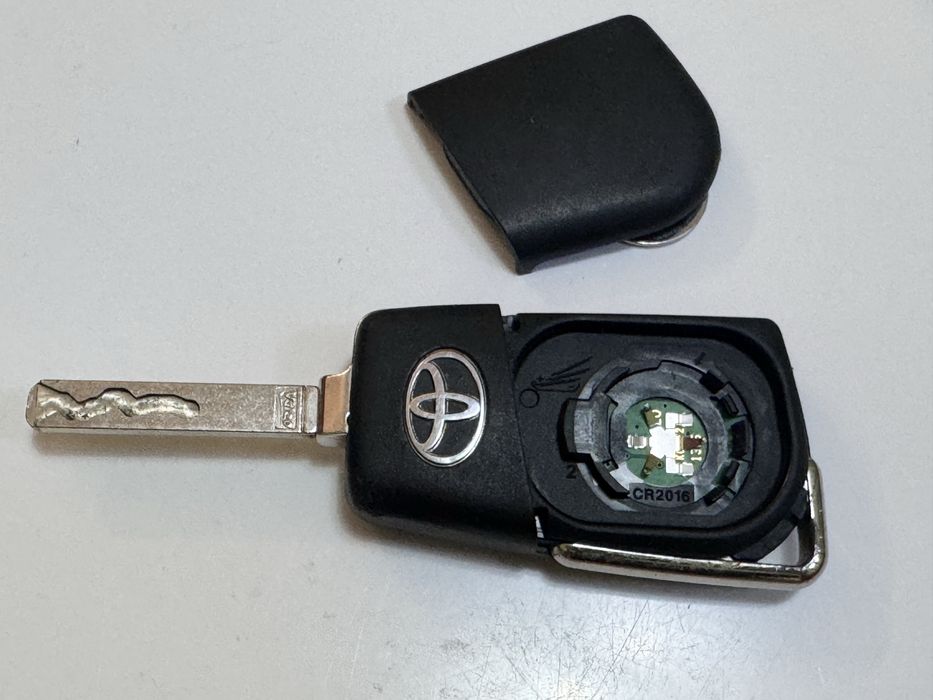 Оригинален ключ Toyota Augo Yaris Auris