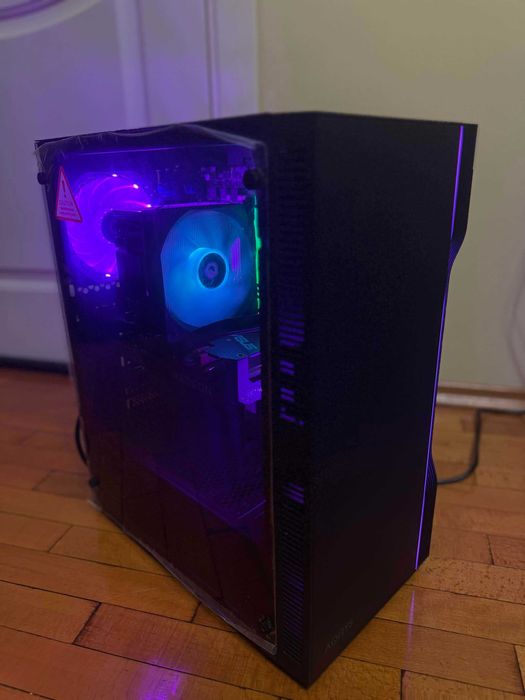 Настолен компютър с Ryzen 5 3600 и AMD RX6600 (PC)
