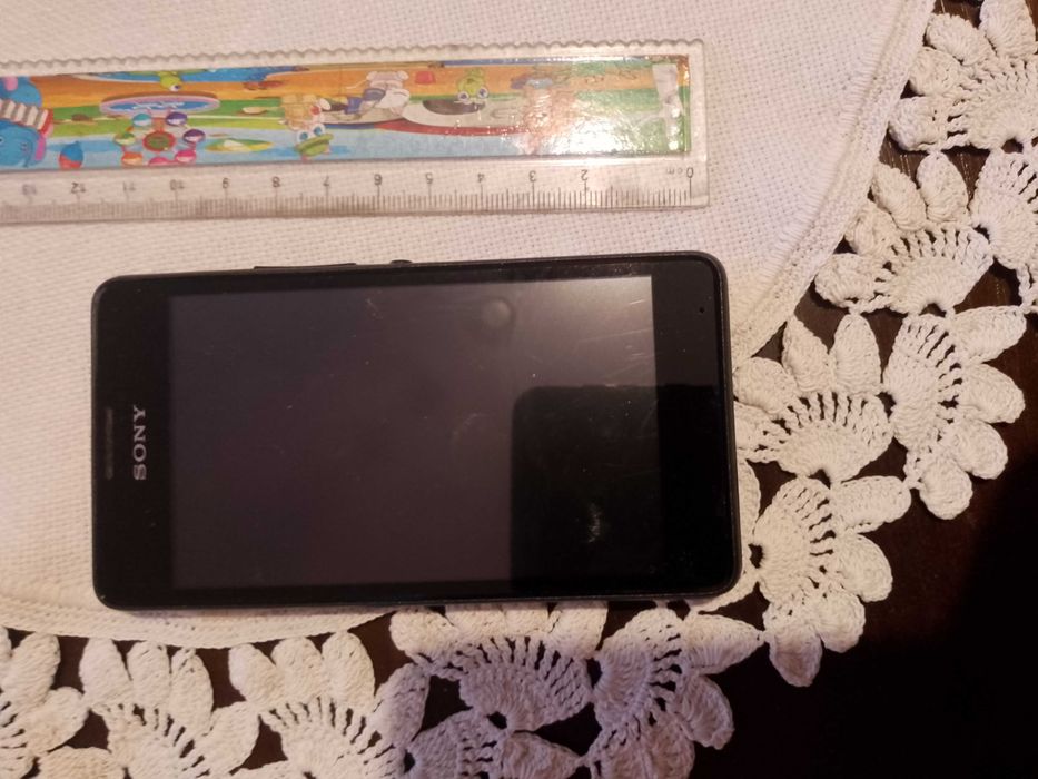 Продавам мобилен телефон SONY EXPERIA M