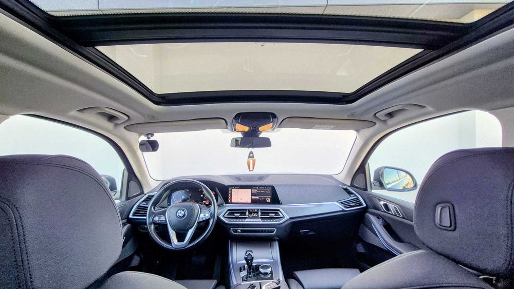 BMW X5 2.5xDrive Full Option/Panoramic/Camere360/Head up Display/Soft Close/ Carlig remorcare/HarmanKardon/2 seturi jante