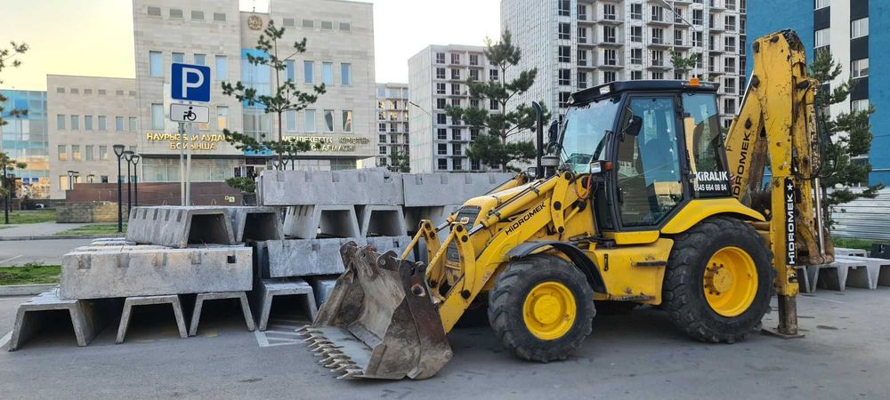 услуги экскаватора-погрузчика 3в1, аренда петушок 3 в 1
