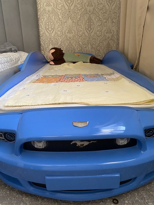 Продам кровать машинку