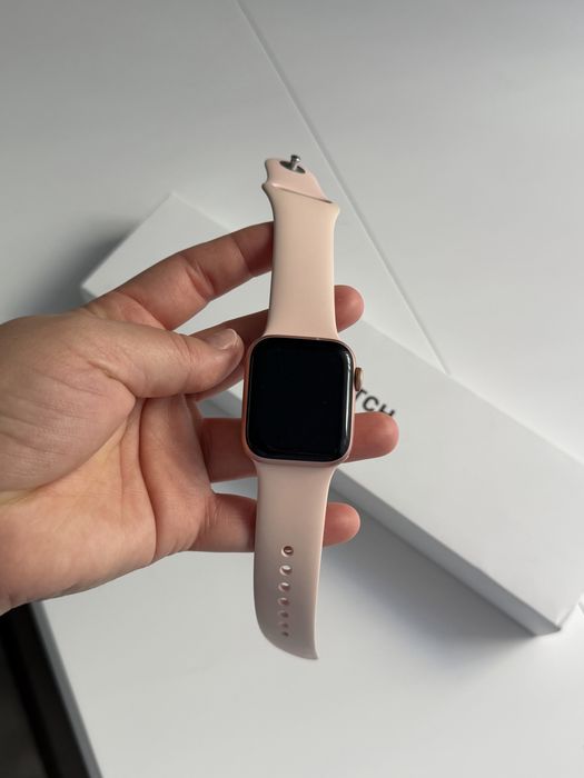 Продаю Apple watch se