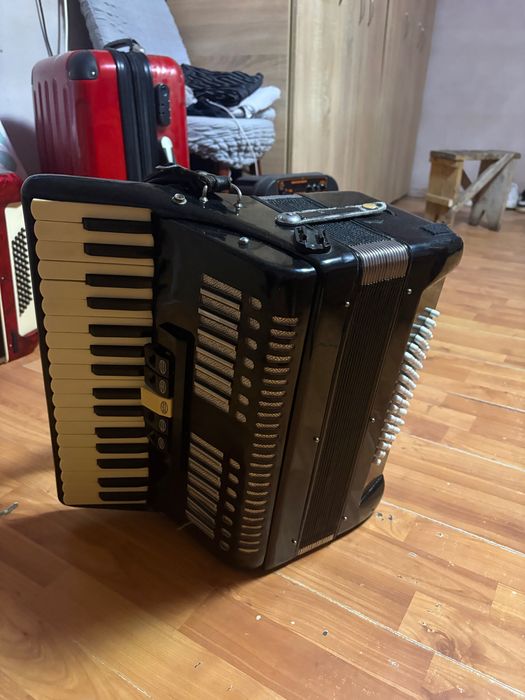 Acordeon de vanzare