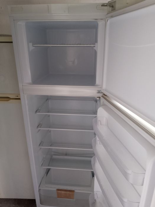 Combina frigorifica arctic model nou Indesit