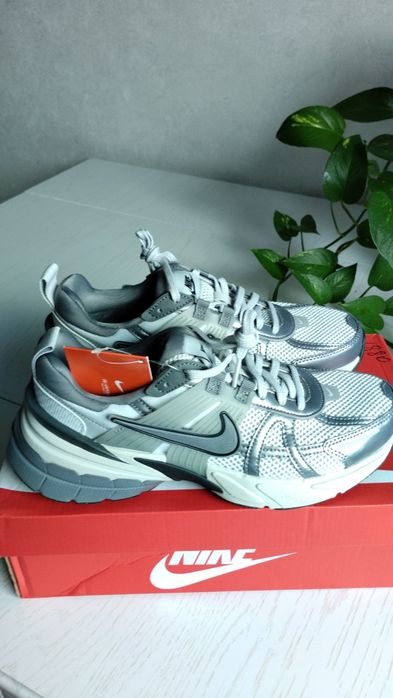 Оригинальные кроссовки Nike V2K Run Pure Platinum