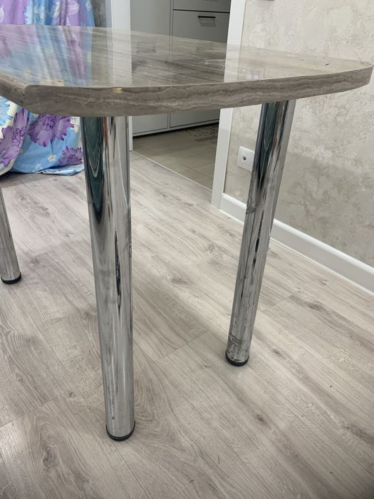 Продается стол в хорошем состоянии