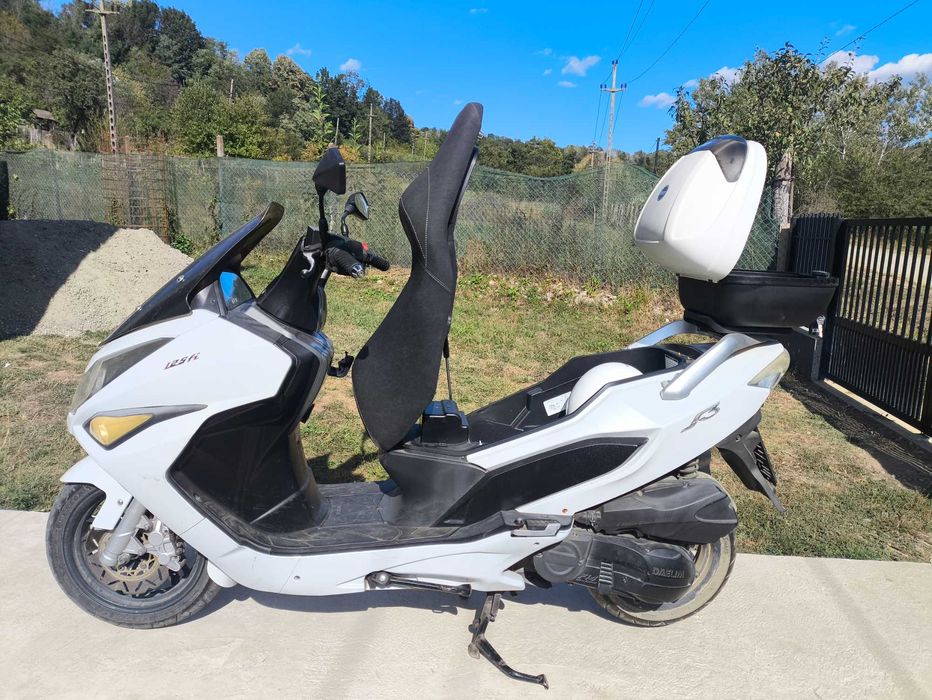 Scuter Daelim SV 125 s3