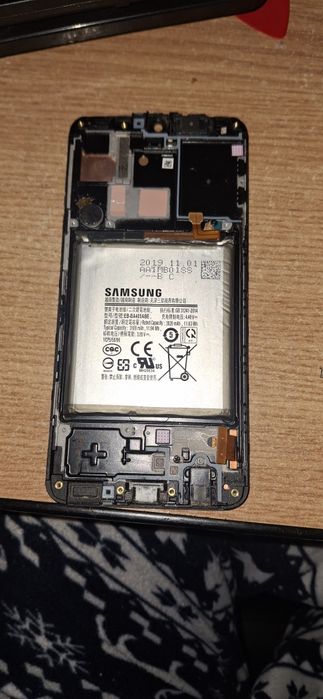 Samsung Galaxy A40 – display original cu burn-in + baterie + ramă