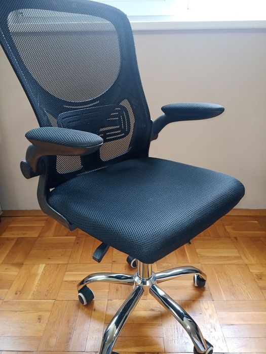 Офис стол, практически нов