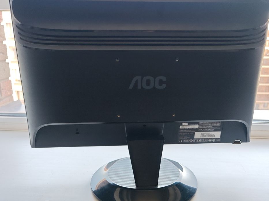 монитор для компьютера loc