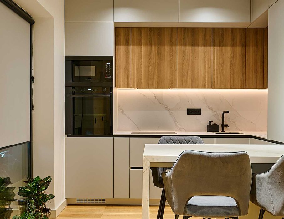 Mobilier la comandă din PAL, MDF și lemn masiv