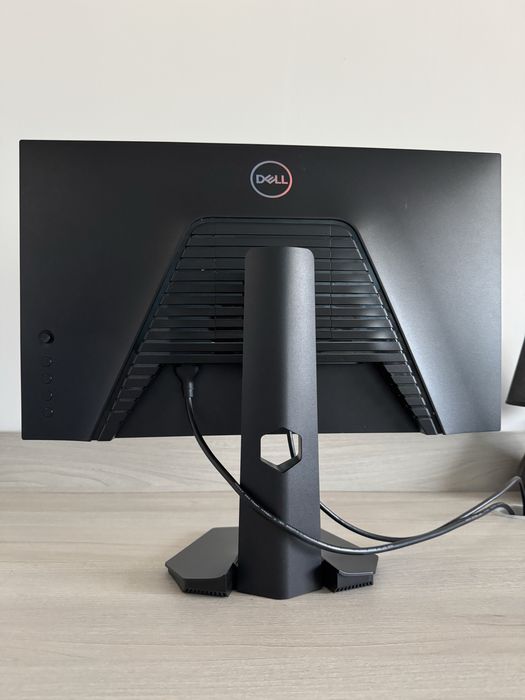 Unitate ( PC ) + Monitor