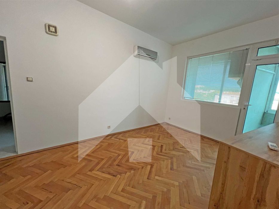 Продава се Двустаен апартамент в Нови пазар - 60 кв.м за 935 €/кв.м - Снимка #17