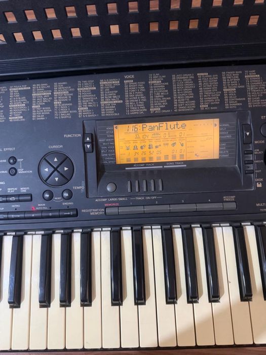 Продам синтезатор Yamaha-psr620