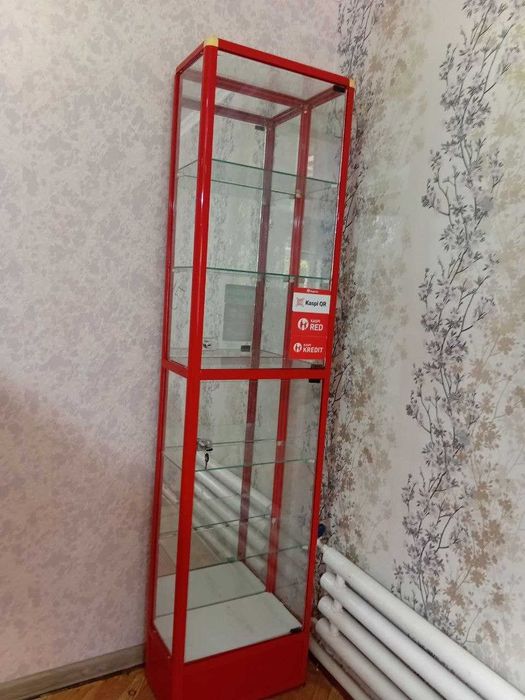 Шкаф стеклянный с дверьми!