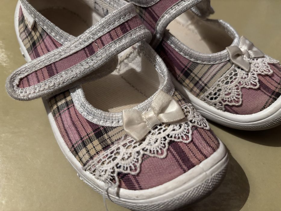 Пантофи за момиче синьо и розово, стелка 16.3, размер 23 и стелка 17.3, размер 24