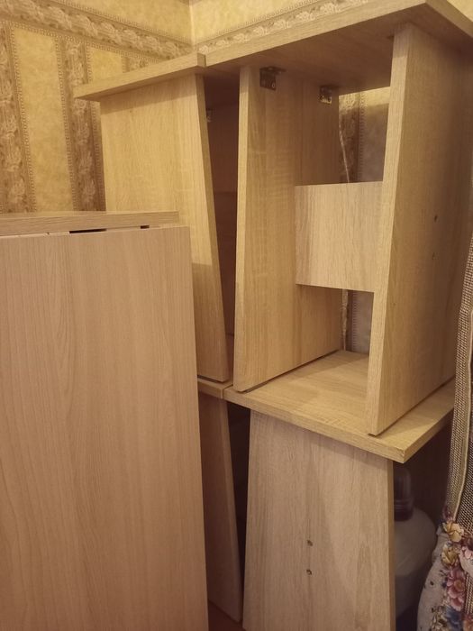 Продам стол раскладной и 4 стула