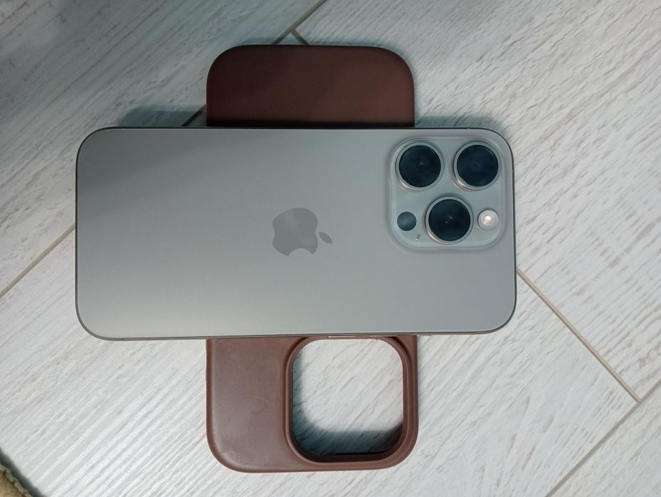 iPhone 15 pro 128gb (natural titanium)
