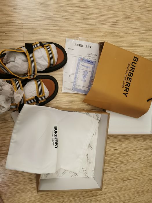 Продам сандали под Burberry, 37 рр. Новые
