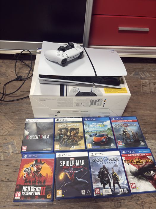 PlayStation 5 Slim + 8 игри