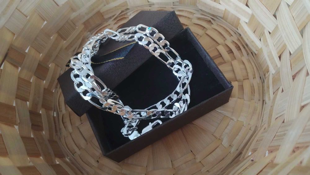 Чисто нов сребърен ланец, гривна-комплект за мъж/жена. В кутия.