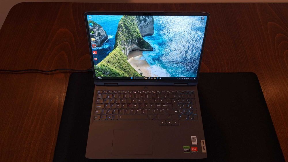 Лаптоп/ Lenovo LOQ/ Ryzen 7640HS/ RTX 4060/ 16GB DDR5 5200/ 512Gb Nvme