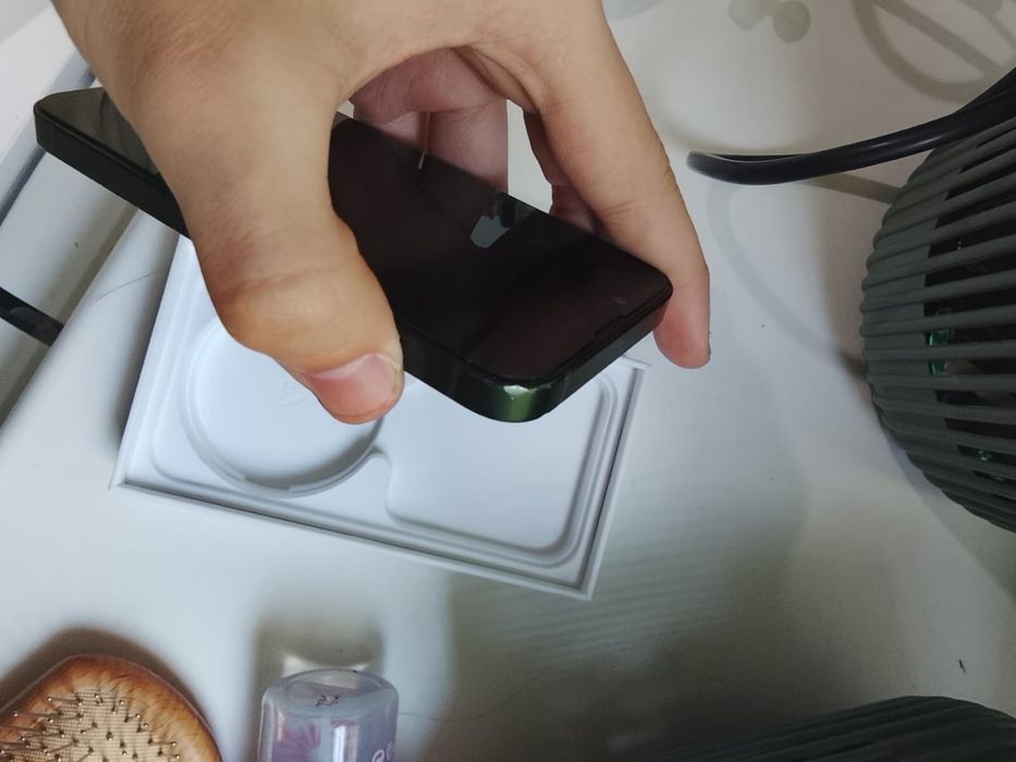 Iphone 13 mini .
