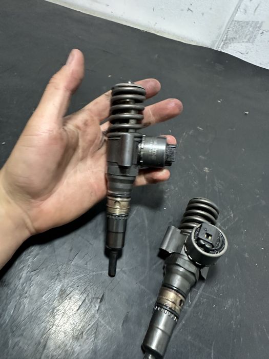 Injector Skoda Octavia 2.0 TDI BKD 03G130073G | 0414720404 injectoare