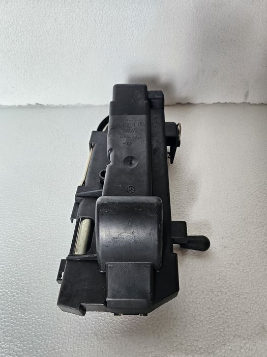 trusa scule roata rezerva originala volkswagen golf 2 / jetta 2

stare
