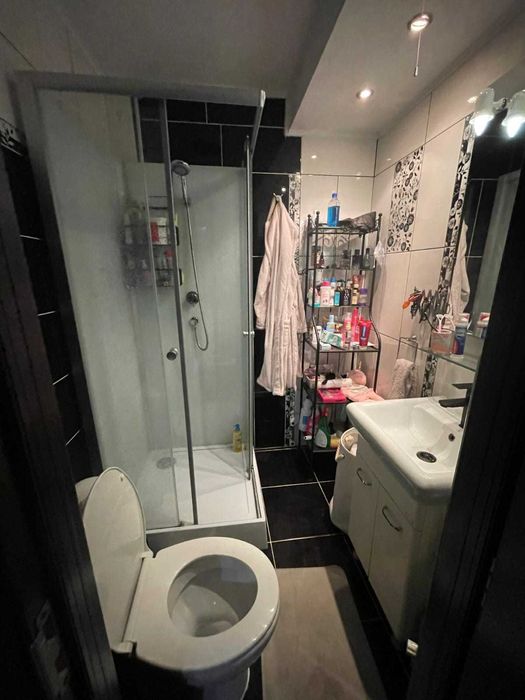 Inchiriez apartament cu 2 camere la 7 minute de Piata Victoriei