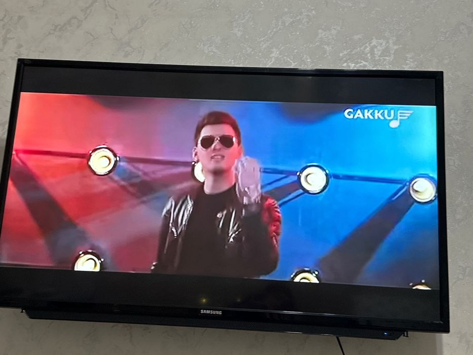 ТВ Самсунг 109см +смарт