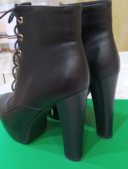 Новые сапоги женские