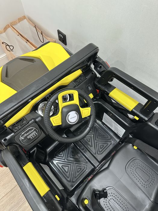 Продам электромобиль детский