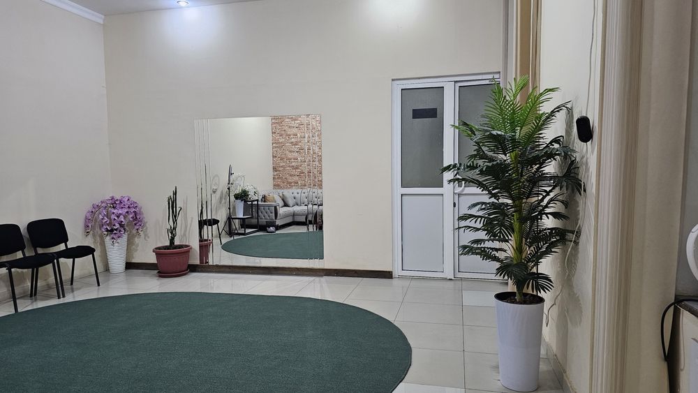 Аренда офис  42 м.Кв первая линия Мирзо Улугбека Орентир Кафе Т-bone