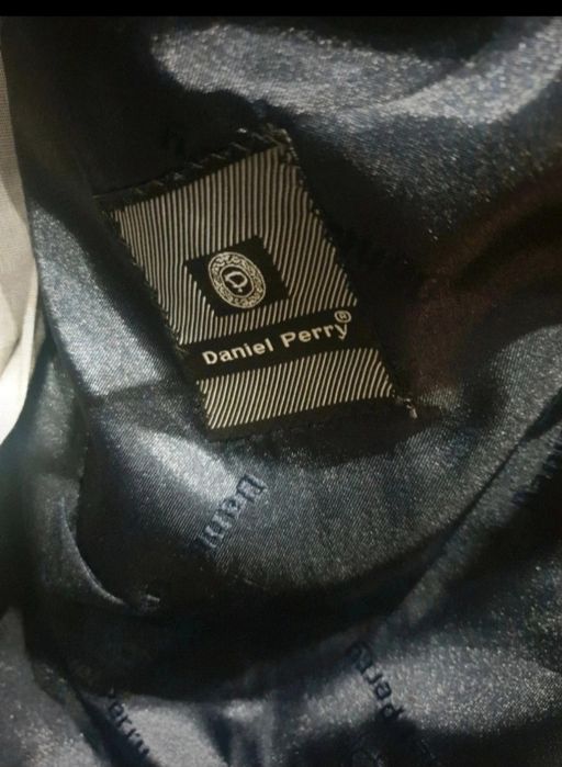 Costum băieți Daniel Perry ,marimea L ,nou fără etichetă.
