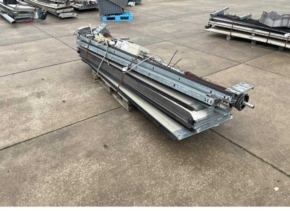 Секционни врати, врати за халета, гаражи и др.