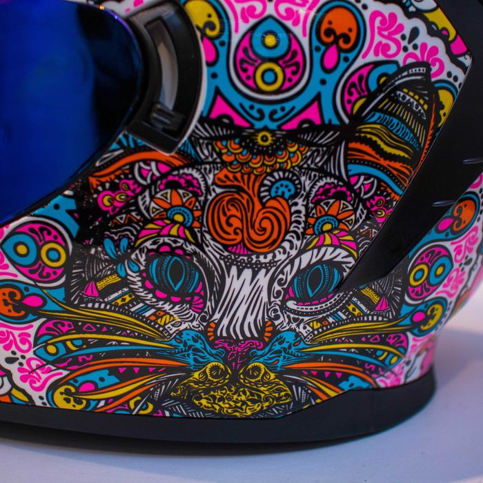 Каска за мотор пистов , скутер , ел. тротинетка др. ( Размер S 55-56 )