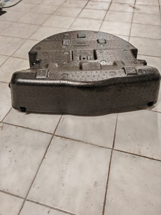 Разпределител за багажник за Тойота РАВ 4, 2019-2025 г.