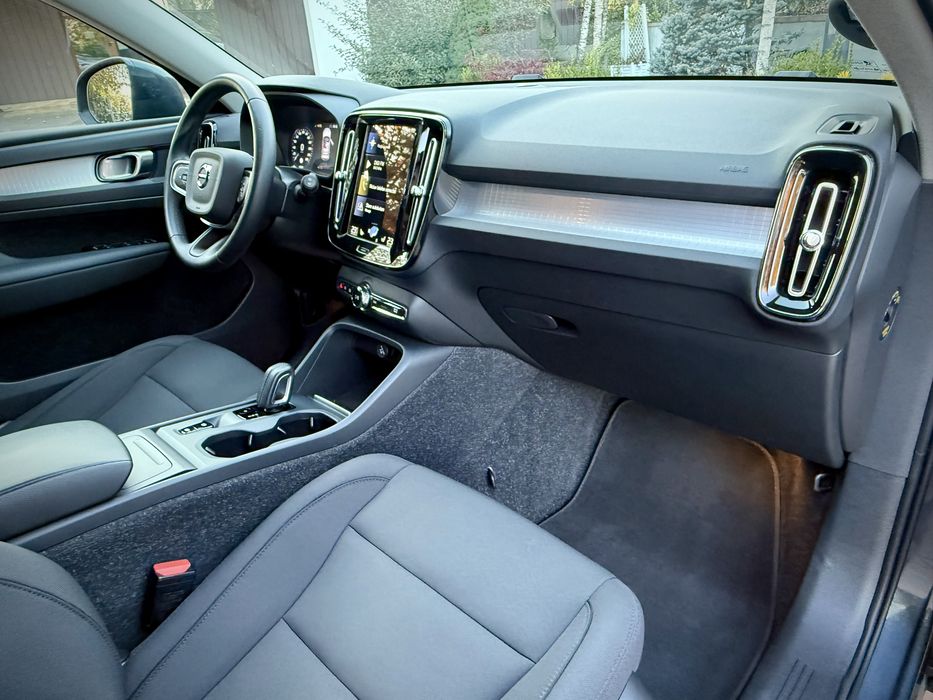 Volvo XC40 T3 Cutie Automata Fab 2021! Garantie 12 Luni!
