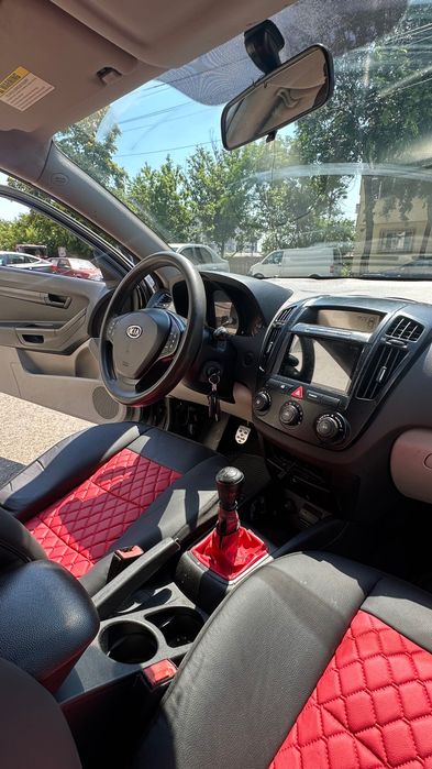 Kia Ceed Coupe 2008 | 1.4 Benzina | Jante Aliaj | Design Sport | AC | Comenzi Volan