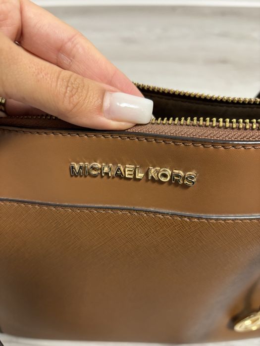 Geanta Michael Kors maro